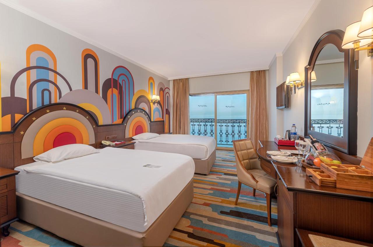 هتل مگاسارای وست بیچ آنتالیا