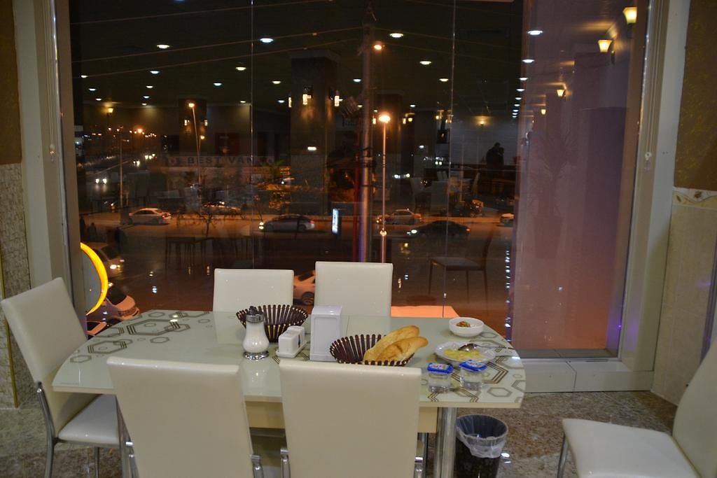 hotel GOLDEN NIGHT